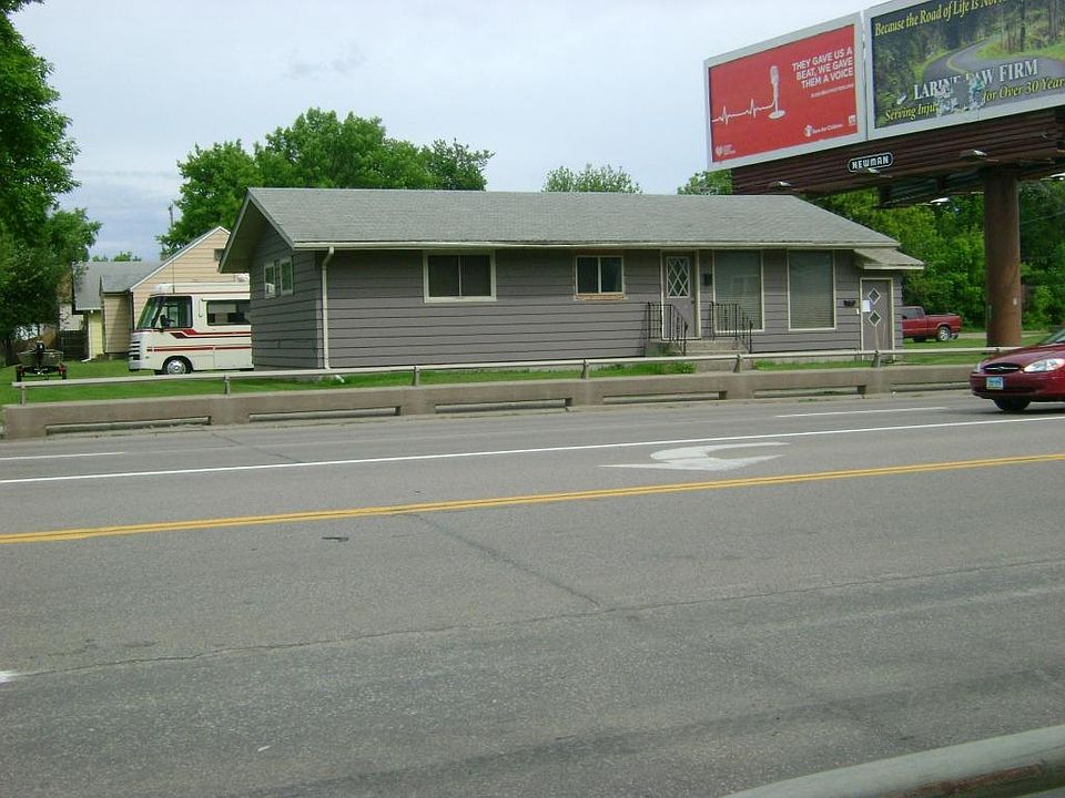 2nd image of 18 N Washington St