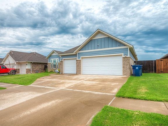 2nd image of 10320 Lightning Creek Dr