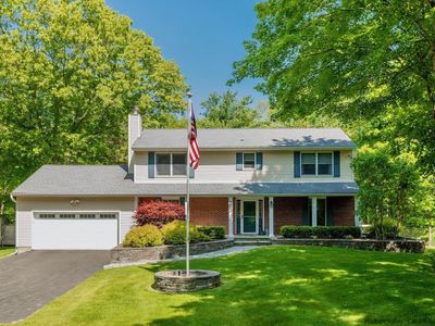424 Quaker Lane, Hyde Park, NY, 12538