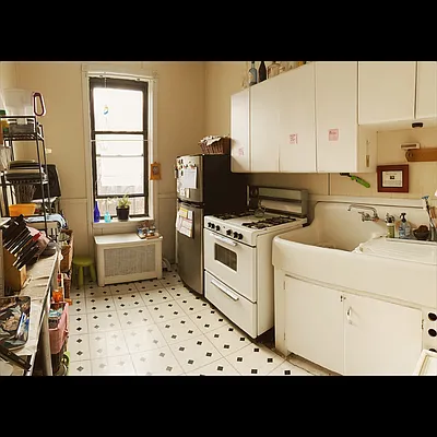 Rented by Windsor Homes Realty Corp | media 43