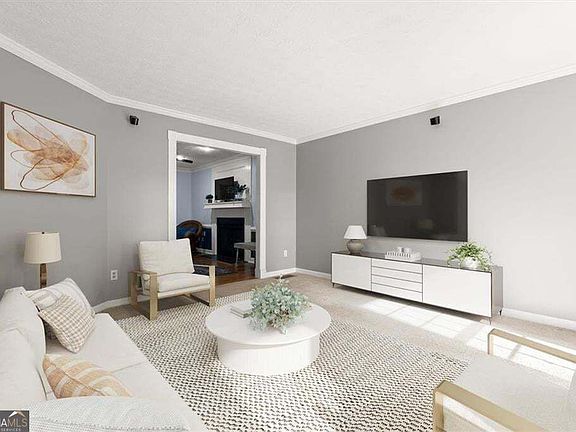 4th image of 100 Shane Way SE