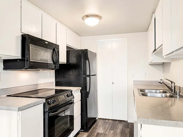 Waterbrook Loft and Apartments — Photo 12