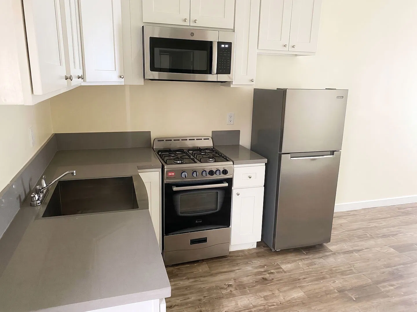 1 bed, 1.0 bath, 350 sqft, $1,650 — Photo 1