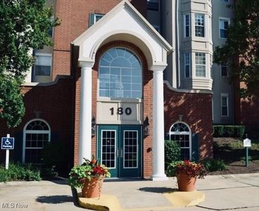 180 Fox Hollow Dr, Cleveland, OH, 44124