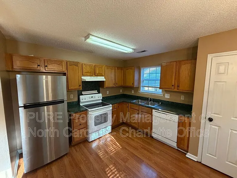 6606 1st Ave — Photo 10