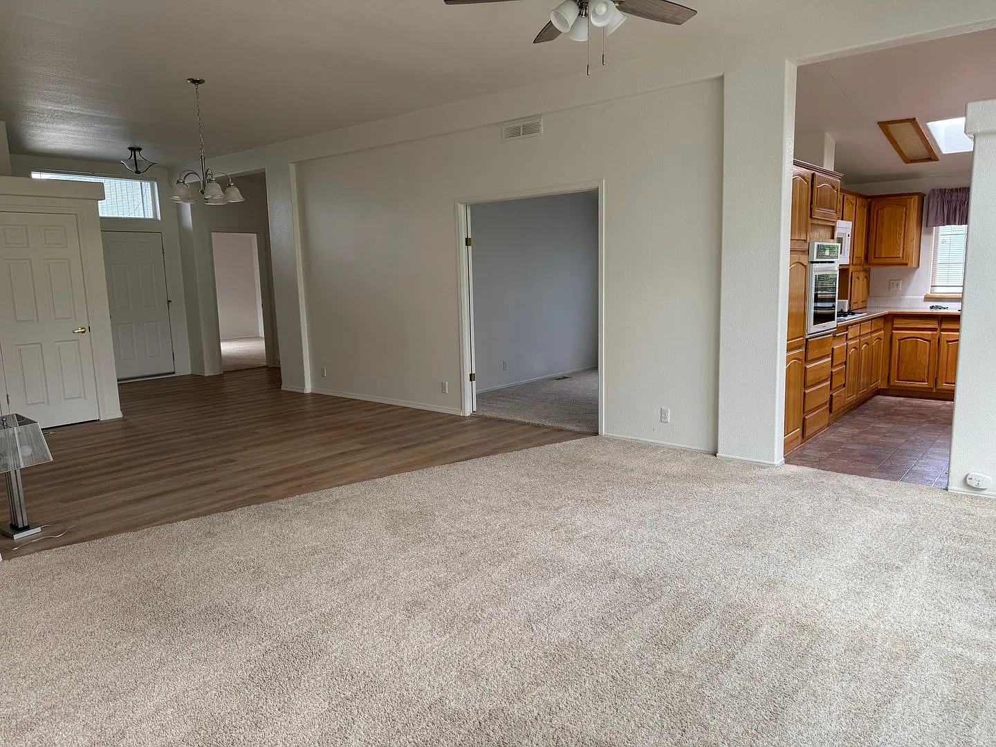 3 bed, 2500 sqft, $2,000 — Photo 4