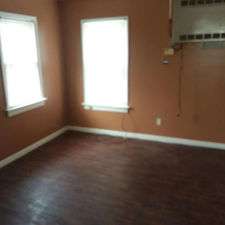 2nd image of 517-519 S 1st St #2F