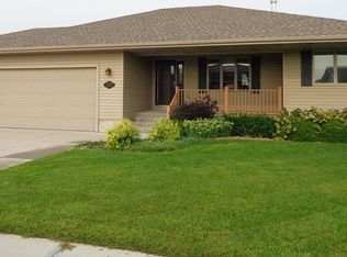 844 Sagewood Ave, Grand Island, NE 68803