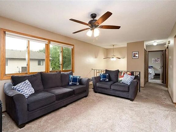 3rd image of 9942 Cord St NE