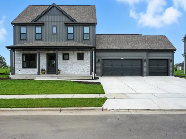 1226 Green Tree DRIVE, Oconomowoc, WI 53066