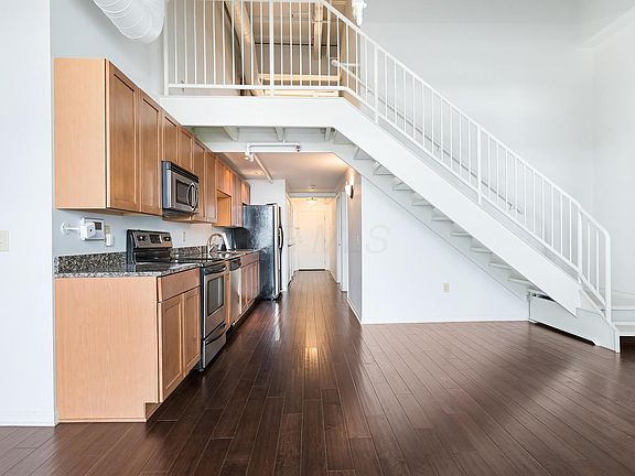 5th image of 221 N Front St APT 510