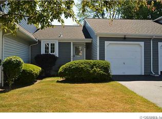 44 Hanna Ln, Webster, NY 14580