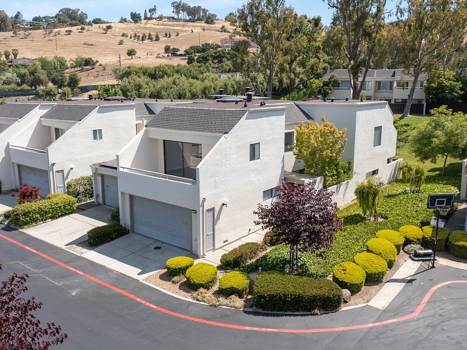 1st image of 1748 Shady Creek Ct