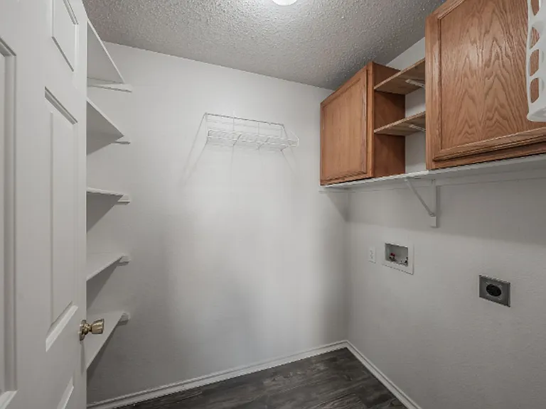 3327 Clydesdale Dr — Photo 11