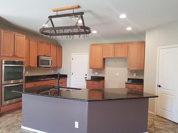 3rd image of 3975 W Kirkland Ave