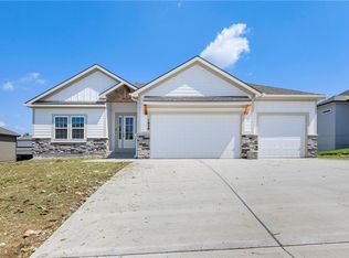 1836 SW Sage Canyon Rd, Lees Summit, MO 64082