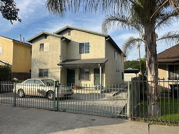 3rd image of 137 E Century Blvd