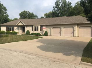 1148 Coprinus Dr, Green Bay, WI 54313