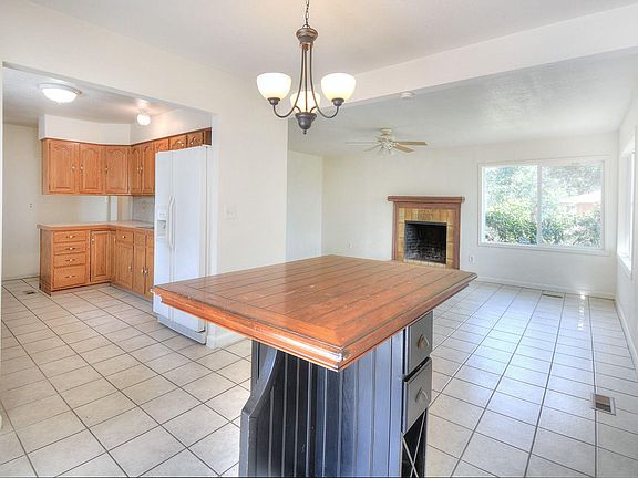 5th image of 3938 Mariposa St