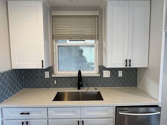 5th image of 4014 Wooster Dr