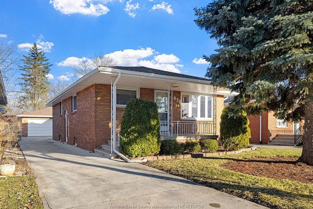 3 bed, $2,500 — Photo 1