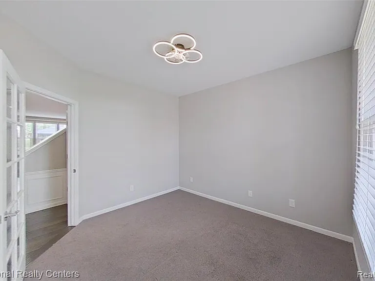 58180 Jonagold Ln — Photo 33