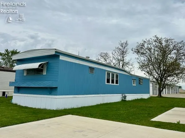 140 Rathbun Dr, Marblehead, OH 43440