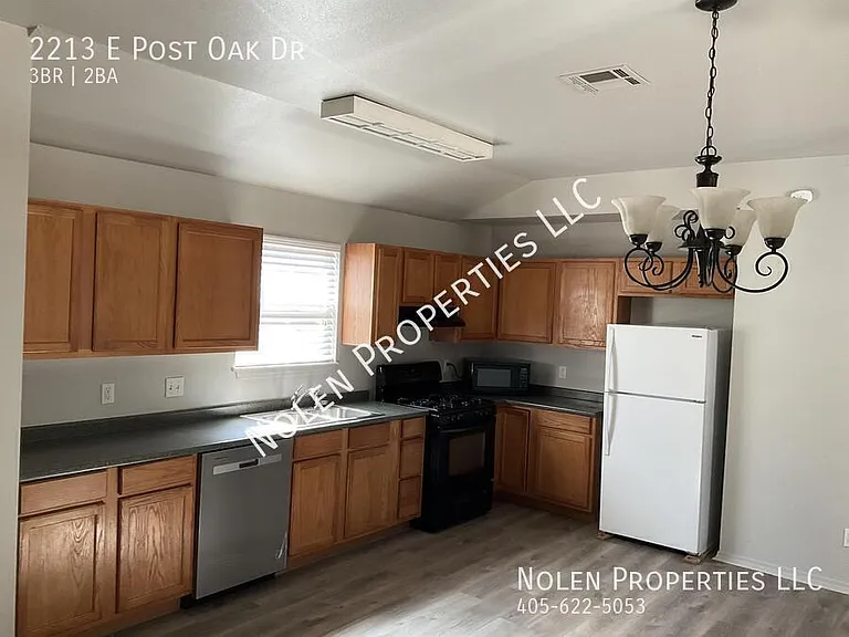2213 E Post Oak Dr — Photo 8