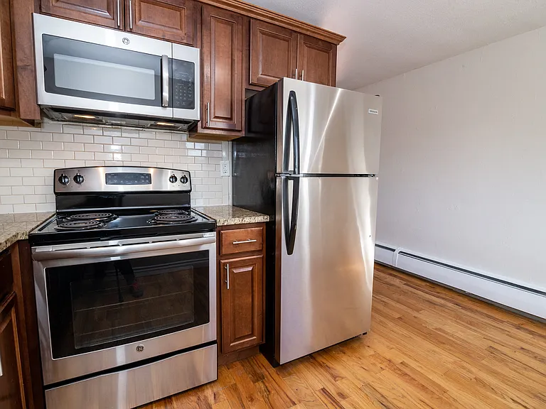 Emerson Flats — Photo 31