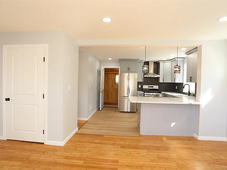 149 Brightwood Ave — Photo 7
