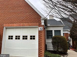 32 W Village Rd, Newark, DE 19713