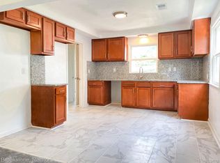 1585 S Parent Ave, Westland, MI 48186