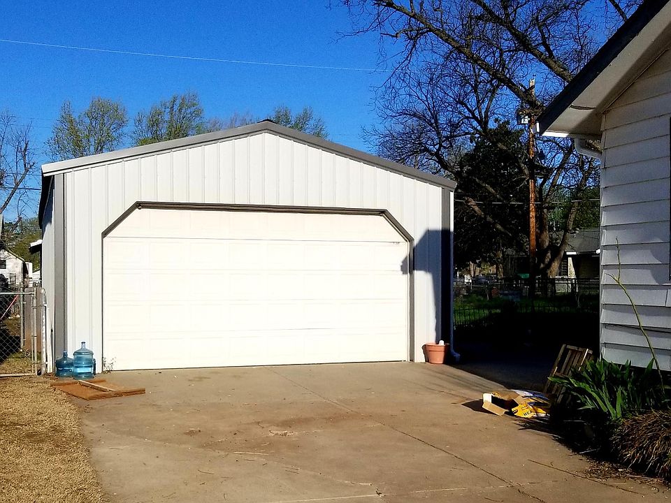 2nd image of 409 N 6th St