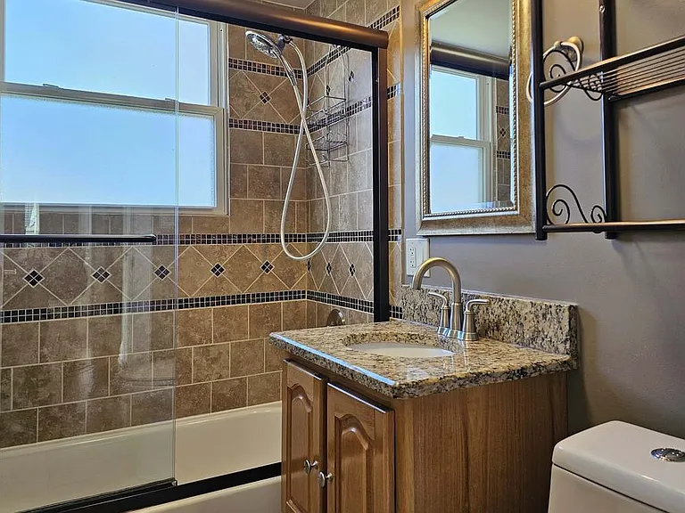 734 N Neva Ave — Photo 8