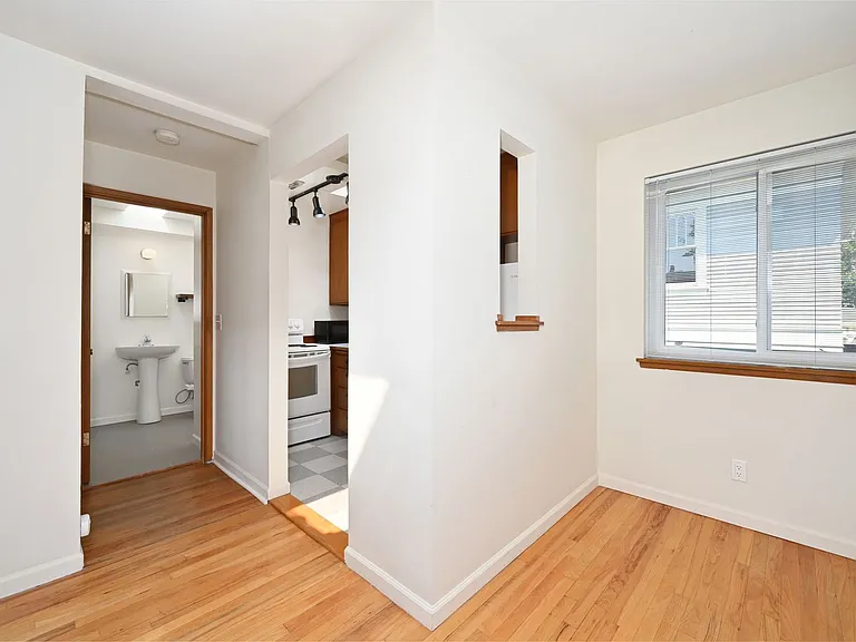 The Diane Apartments — Photo 7