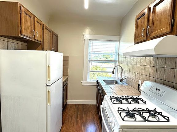 4th image of 1200 Carmelita Ave APT 8