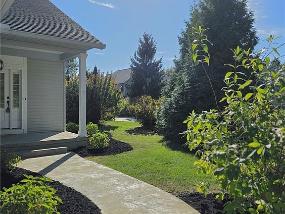 3rd image of 1061 Wycliff Ln