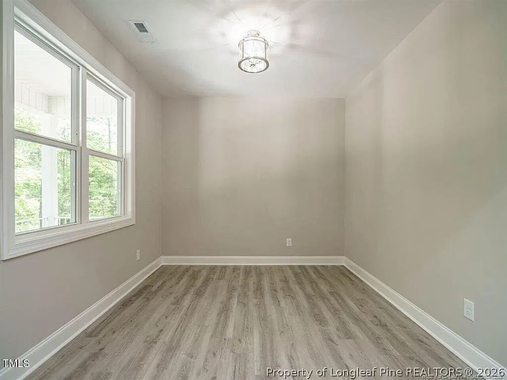 3 bed, 2.0 bath, 1712 sqft, $2,300 — Photo 3