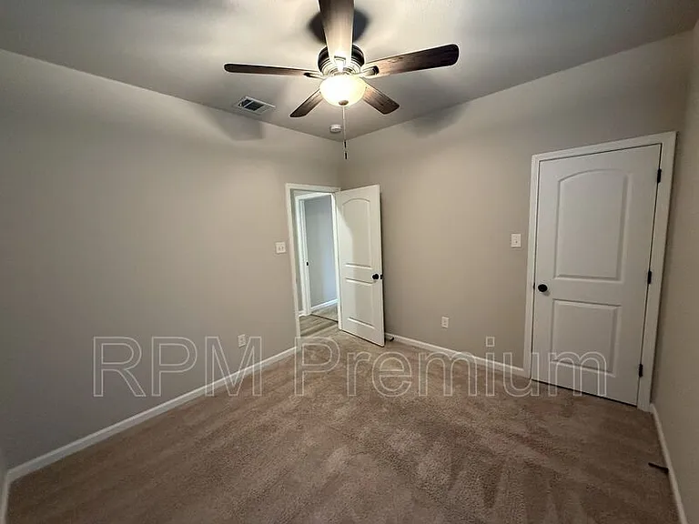 39500 Ridgeland Dr — Photo 17