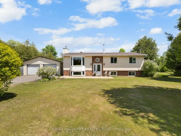 645 Code Dr, Montague, ON K7A 4S6