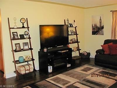 5th image of 1603 W 38th St