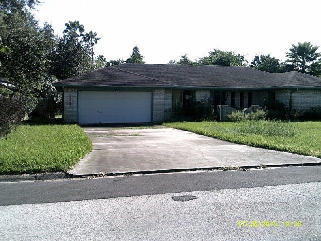 1st image of 5611 La Luna Cir