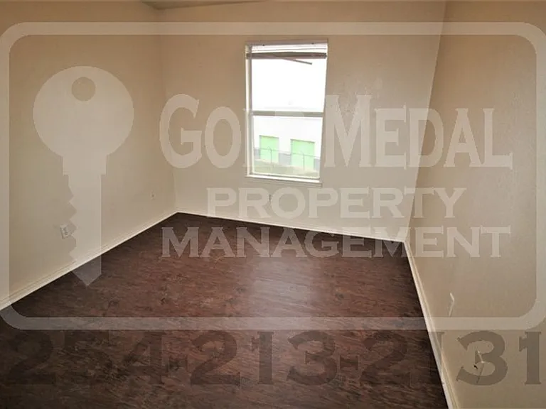 1101 Horizon Dr — Photo 12