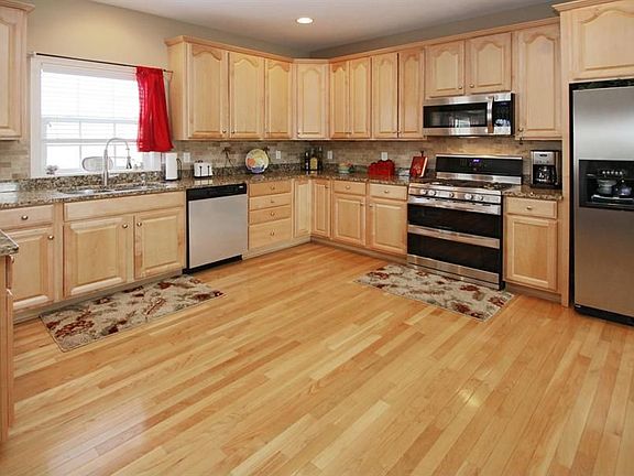 5th image of 16446 Oak Manor Dr