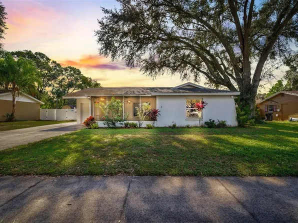 2015 Whispering Sands Ct, Dover, FL 33527