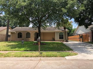 9019 Stone Brook Ln, Houston, TX 77040