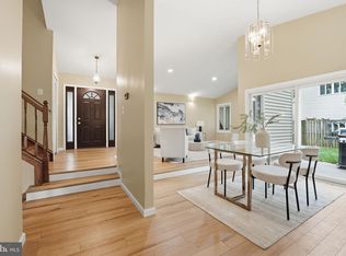 314 Sugarland Run Dr, Sterling, VA 20164