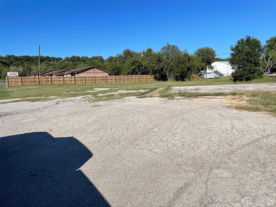 2nd image of 2320 Highway 180 W