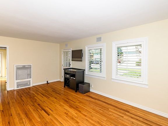 4th image of 3408 S Walker Ave