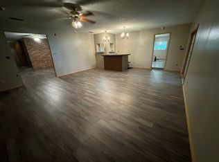 411 Crenshaw Lake Rd, Lutz, FL 33548